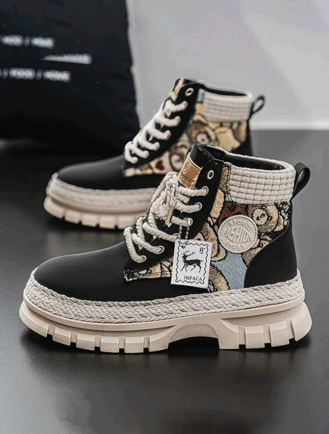 Private jet exclusive high-cut boots