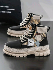 Private jet exclusive high-cut boots