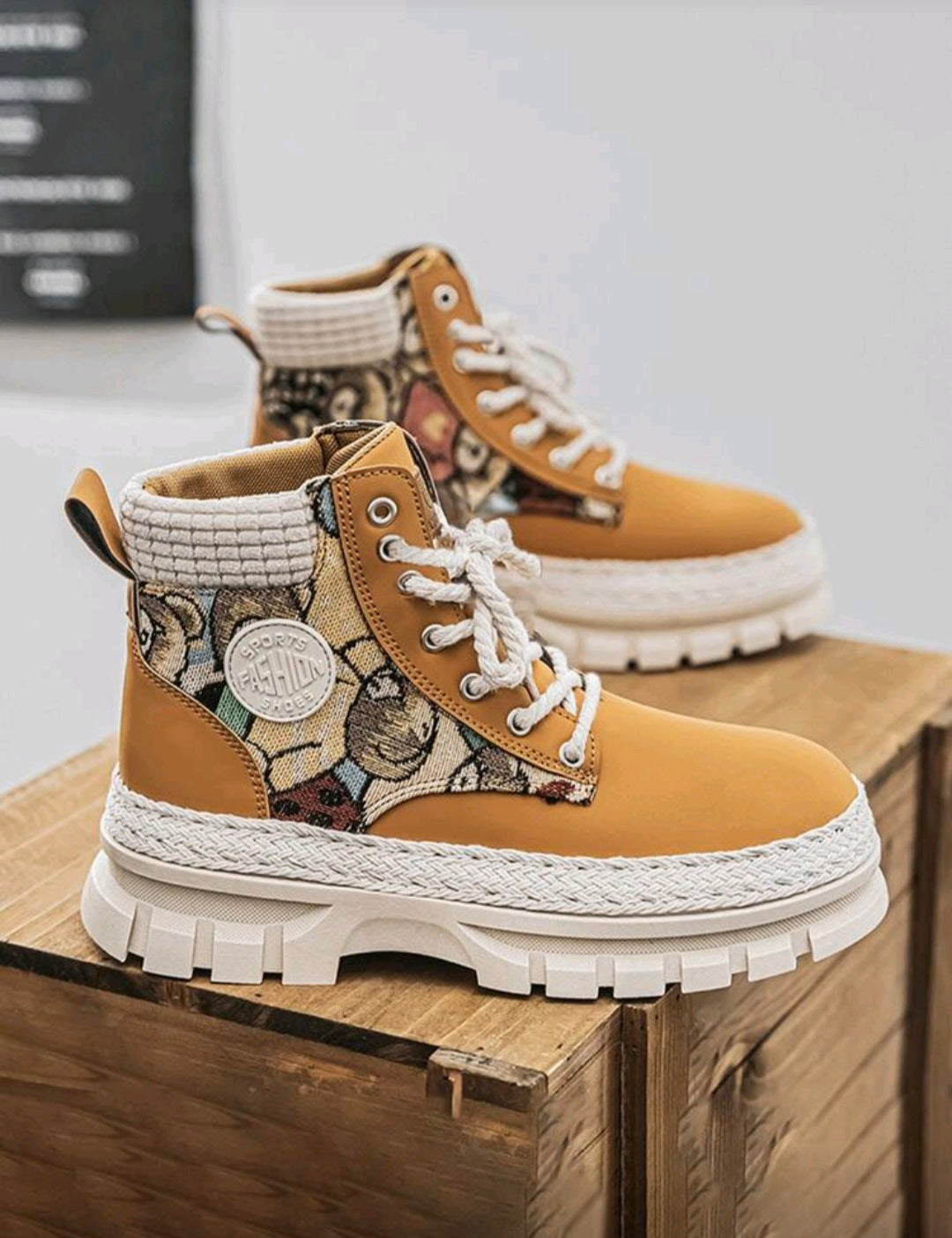 Unisex stylish workwear boots