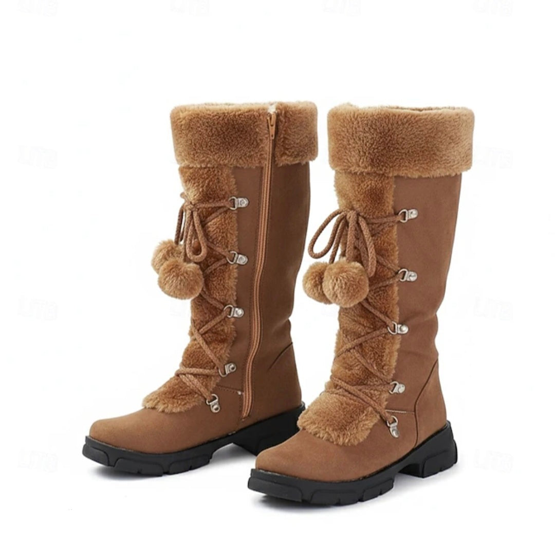Lace up boots with faux fur