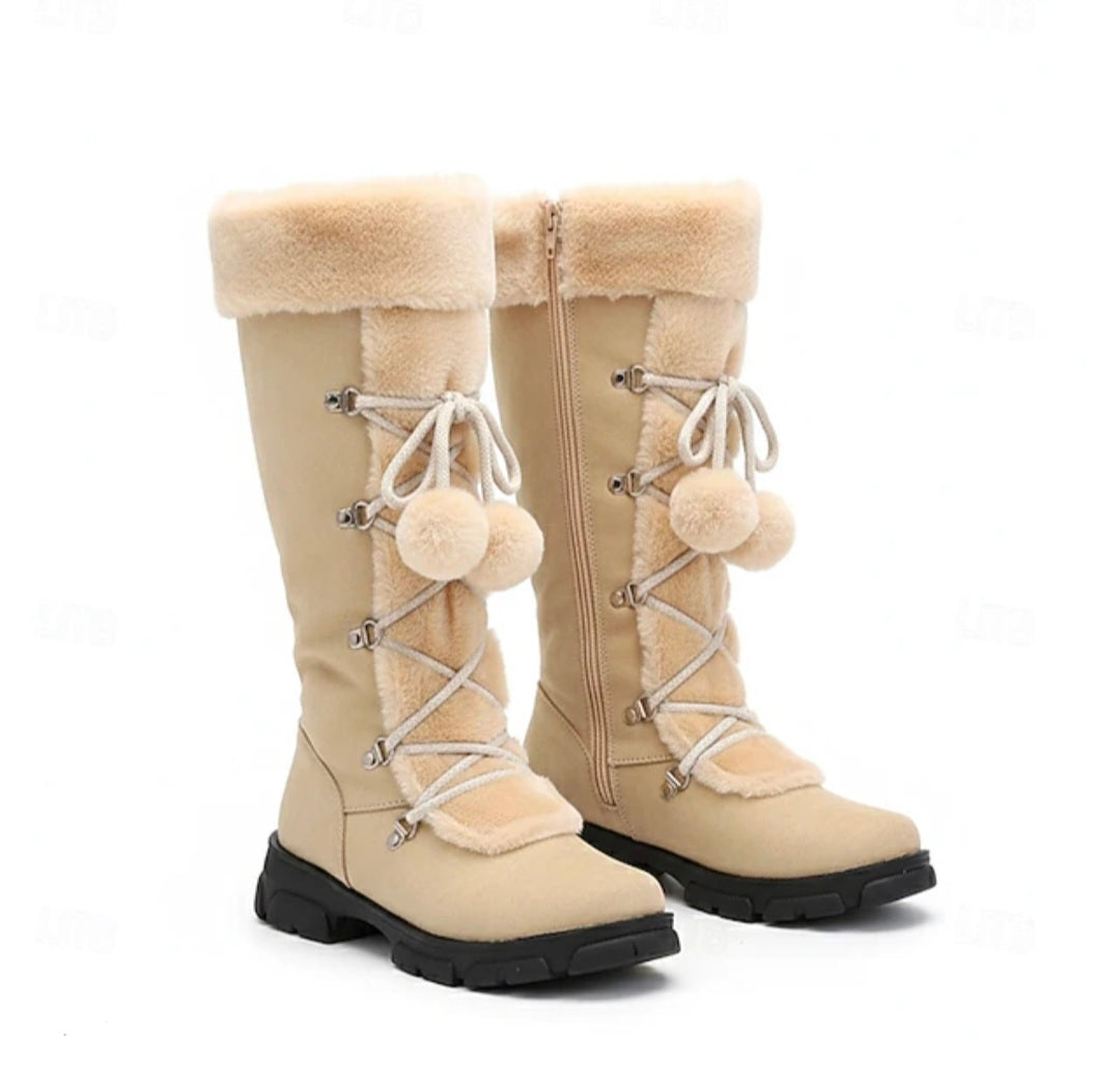 Lace up boots with faux fur